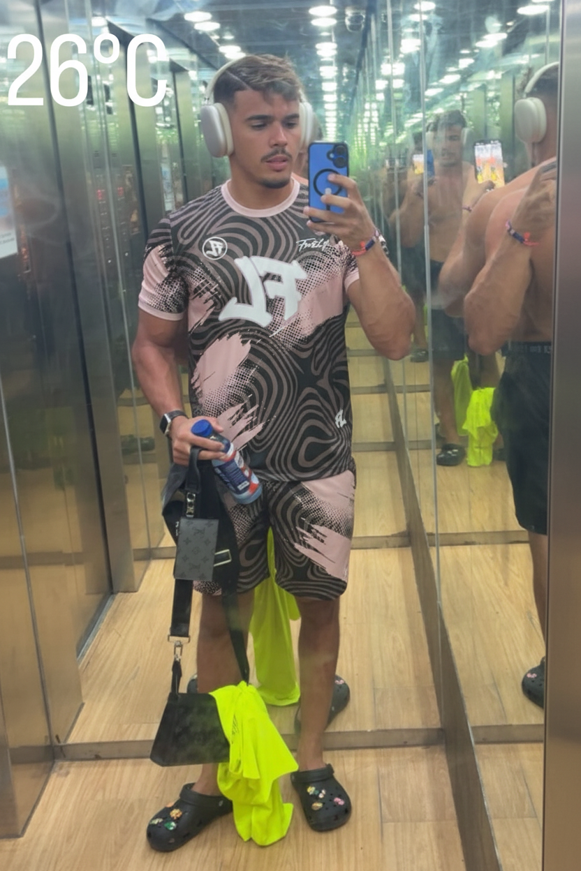 Fastlife x Vrunk Full Outfit - Try-On